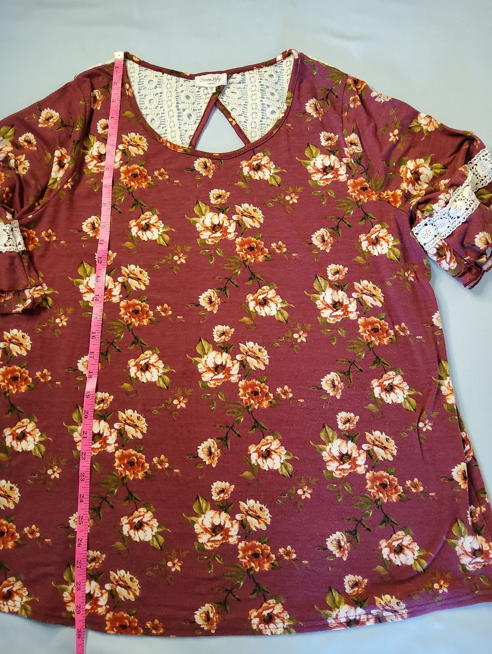 Siren Lily Floral Blouse with Lace - Picture 6 of 10